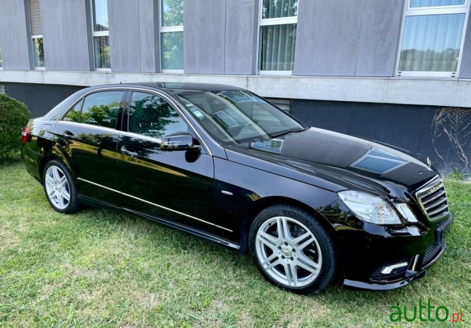 2009' Mercedes-Benz E-250 photo #4