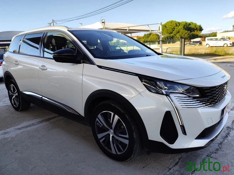 2022' Peugeot 5008 photo #4