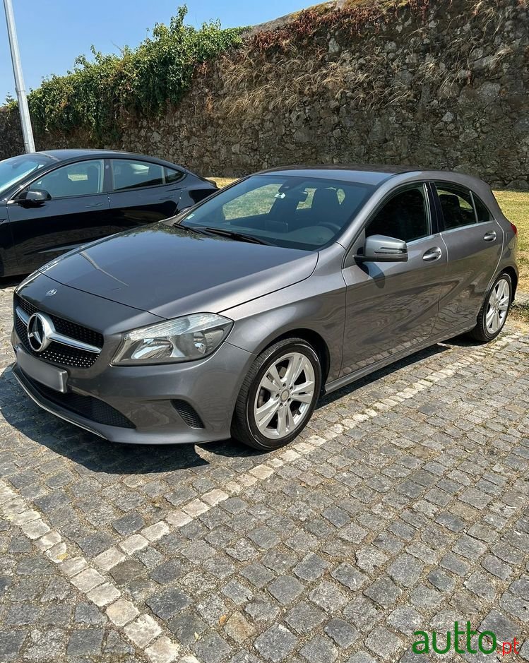 2017' Mercedes-Benz Classe A D Urban Aut. photo #4