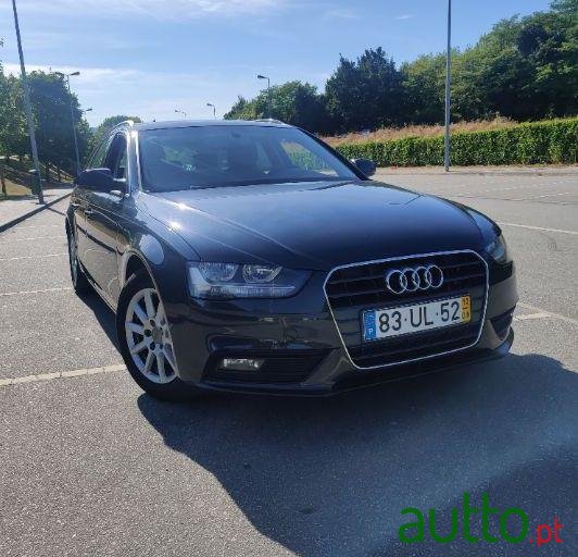 2012' Audi A4 Avant photo #1