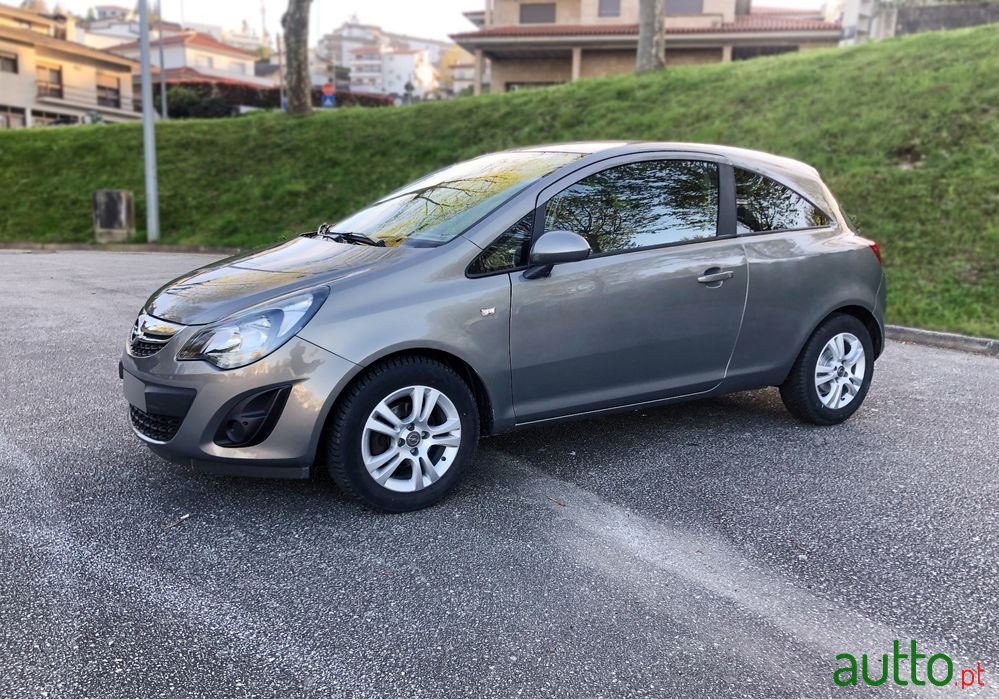2015' Opel Corsa photo #2