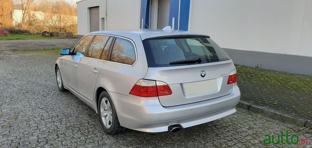 2007' BMW 520 photo #3