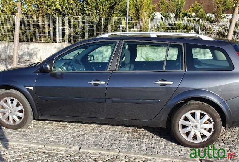 2008' Renault Megane Break photo #1