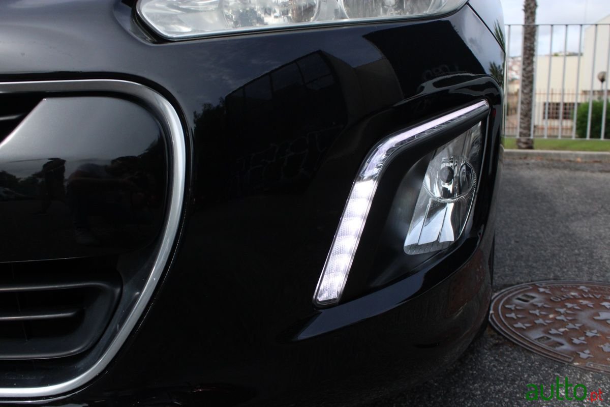 2011' Peugeot 308 Sw photo #4