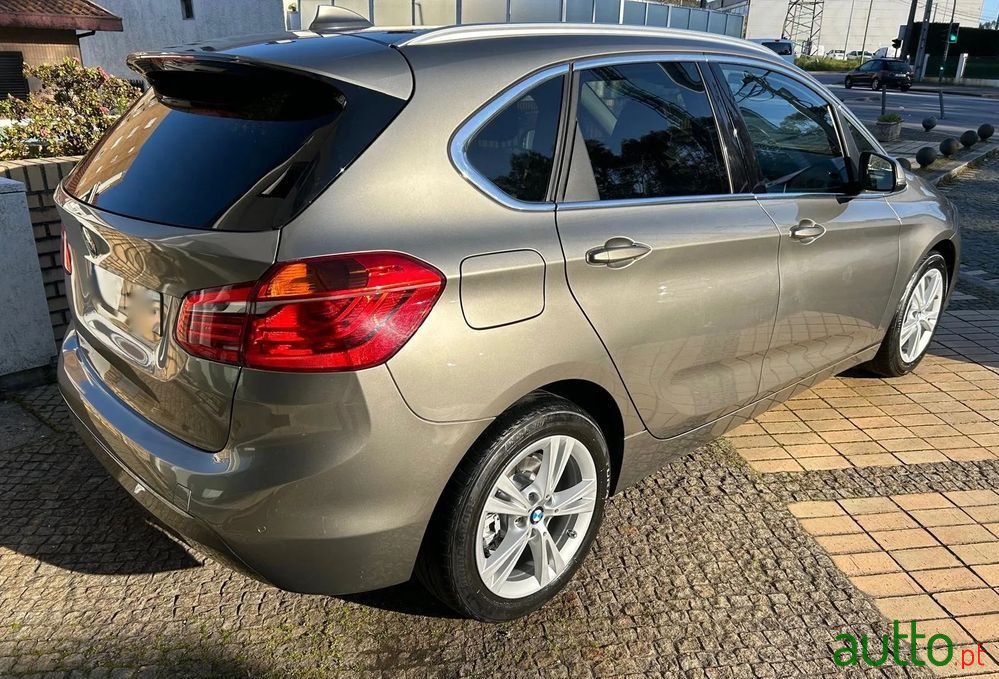 2015' BMW Série 2 D Line Luxury photo #3