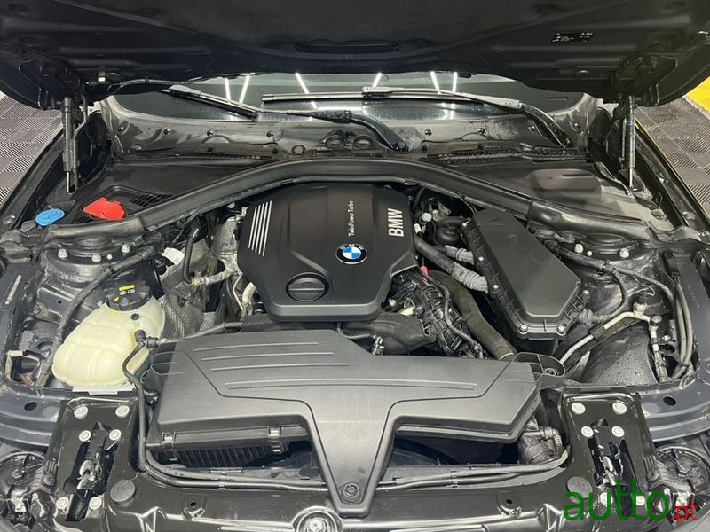 2016' BMW 320 D Touring Advantage photo #6