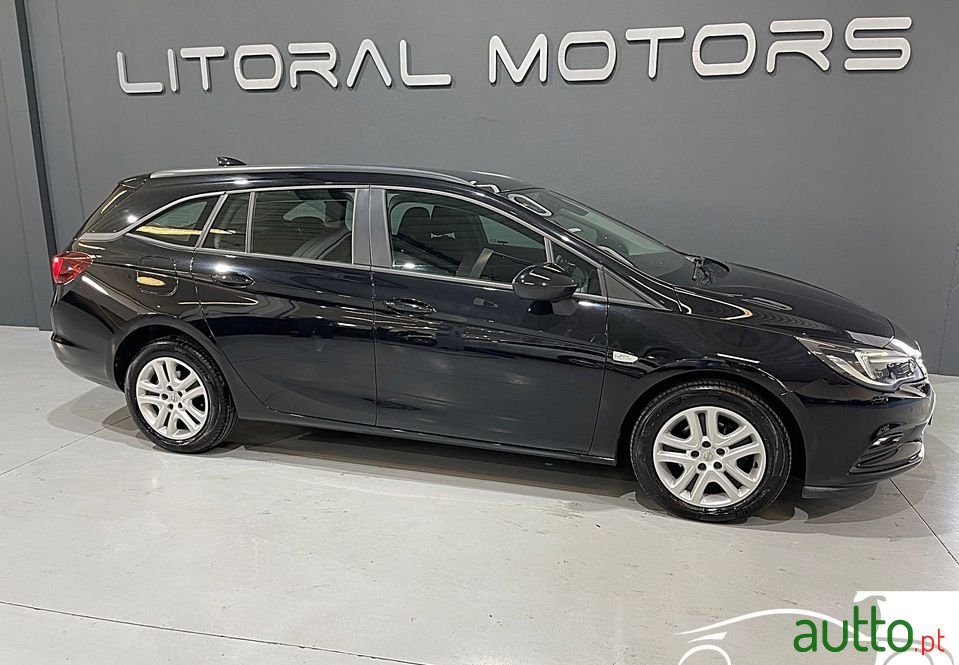 2018' Opel Astra Sports Tourer photo #5