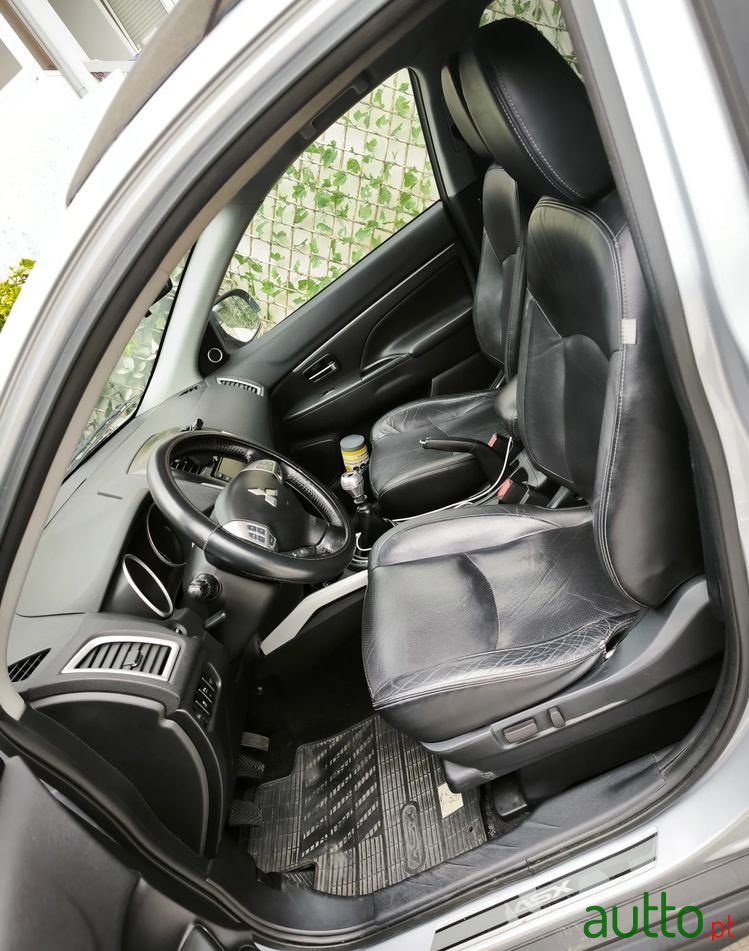 2011' Mitsubishi ASX 1.8 Di-D Instyle Navi photo #3