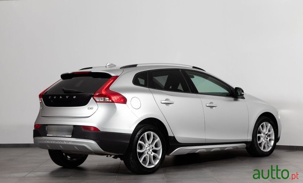 2017' Volvo V40 Cross Country 2.0 D2 Plus photo #3