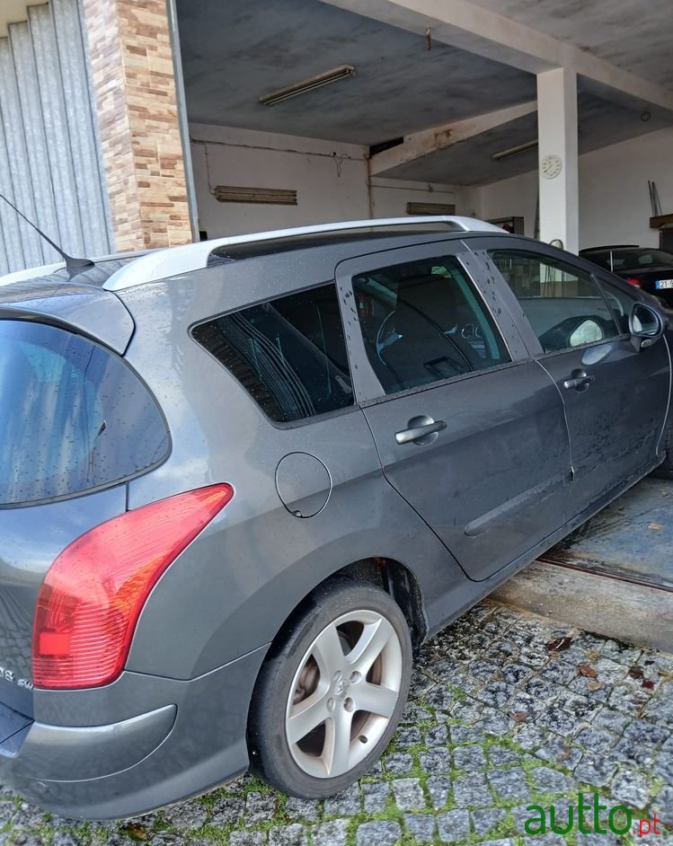 2010' Peugeot 308 Sw photo #3