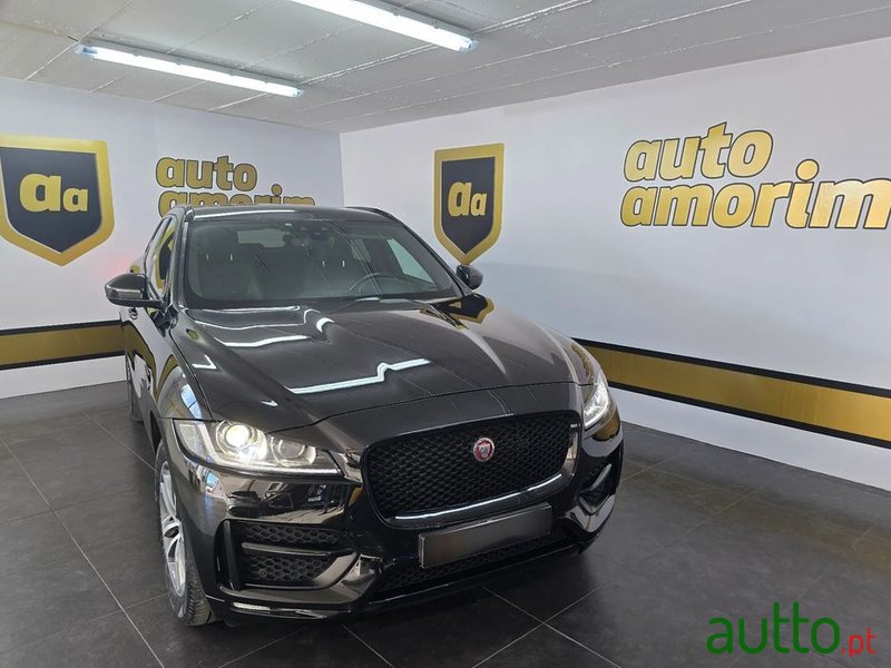 2019' Jaguar F-Pace 2.0 I4D R-Sport Aut. photo #6