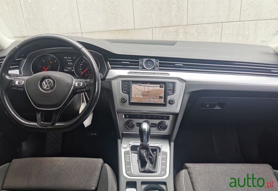 2015' Volkswagen Passat Variant photo #3