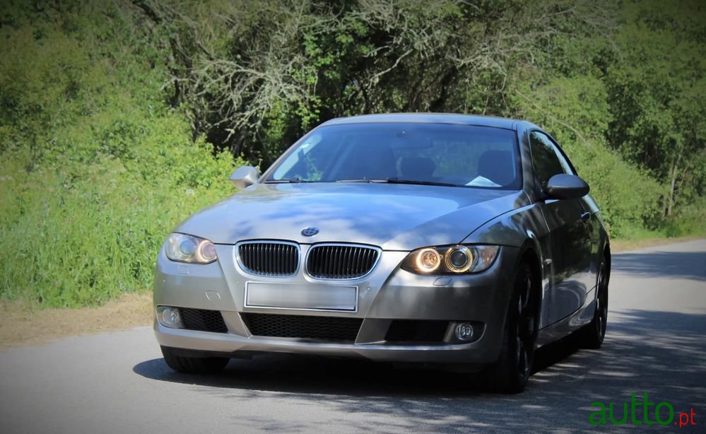 2007' BMW 320 D photo #1