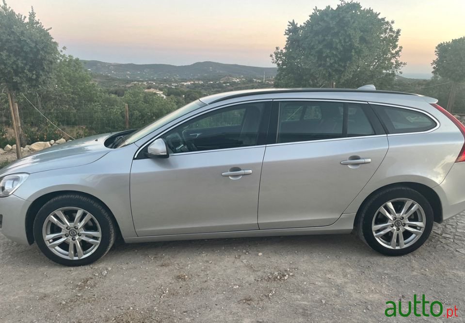 2011' Volvo V60 photo #2