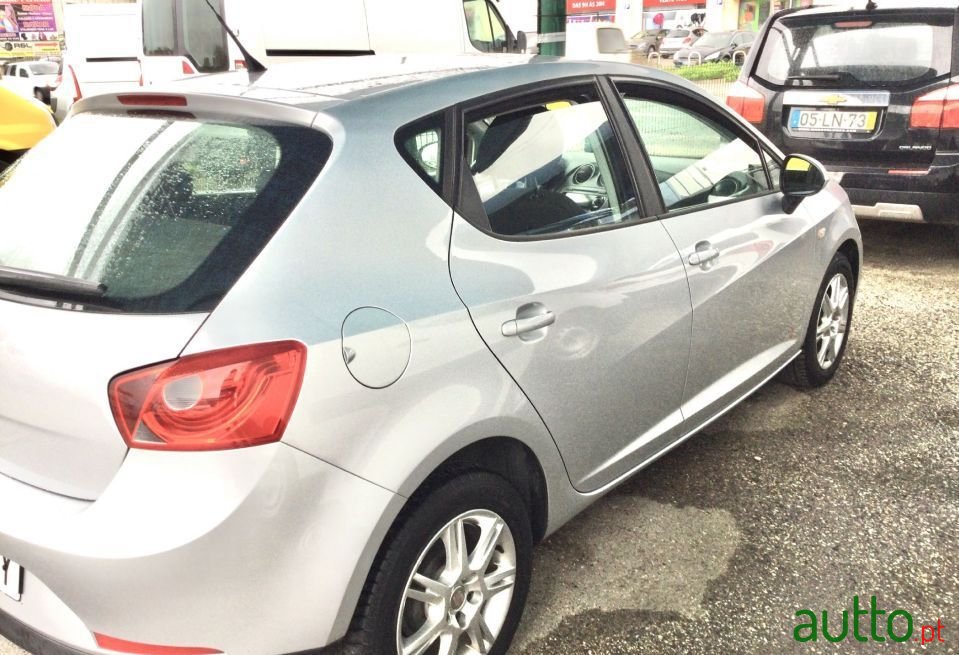 2012' SEAT Ibiza photo #3