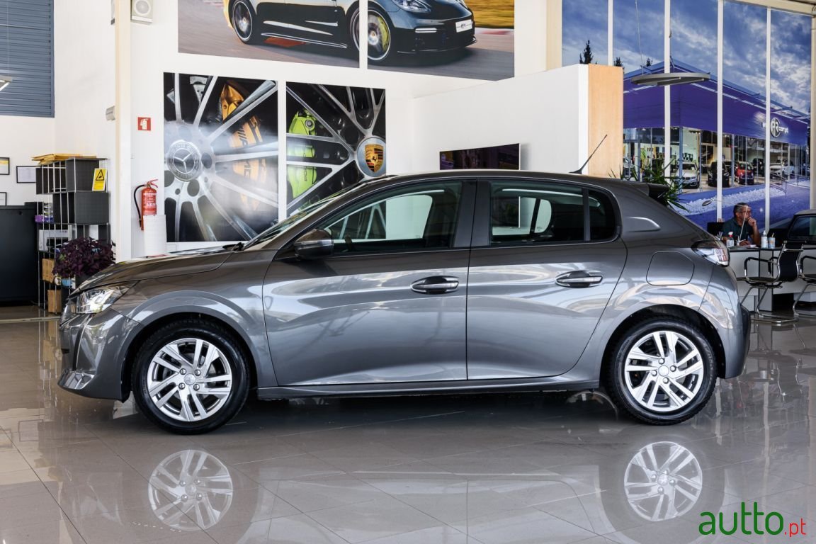 2020' Peugeot 208 photo #2