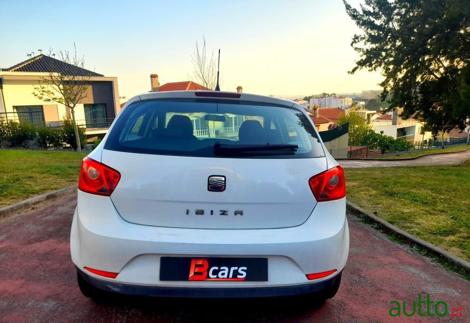 2010' SEAT Ibiza photo #5