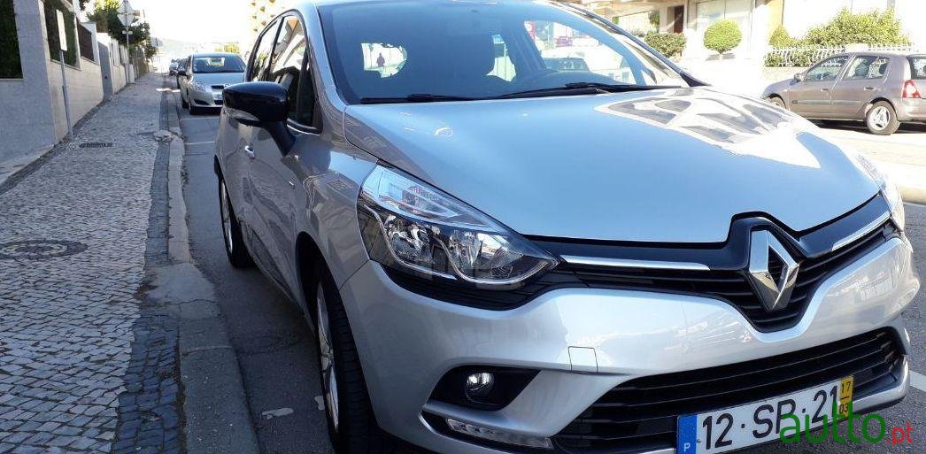 2017' Renault Clio 0.9 Tce Limited photo #2