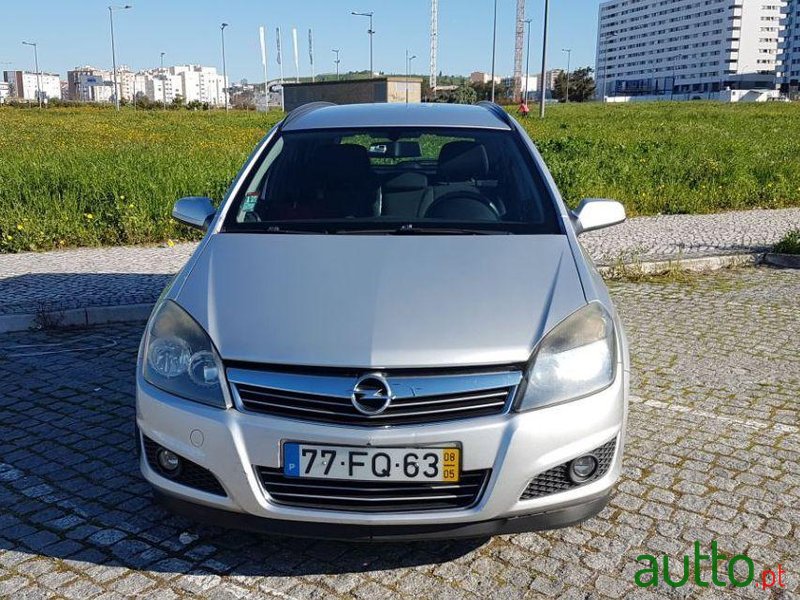 2008' Opel Astra Caravan photo #1