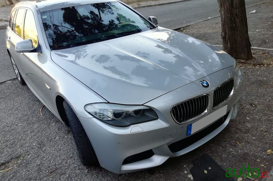 2012' BMW 520 D-Auto photo #3