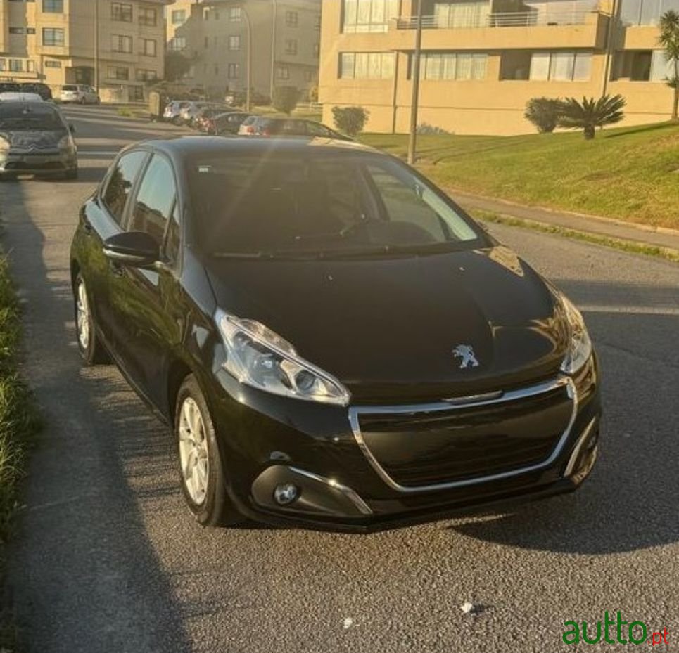 2015' Peugeot 208 photo #1
