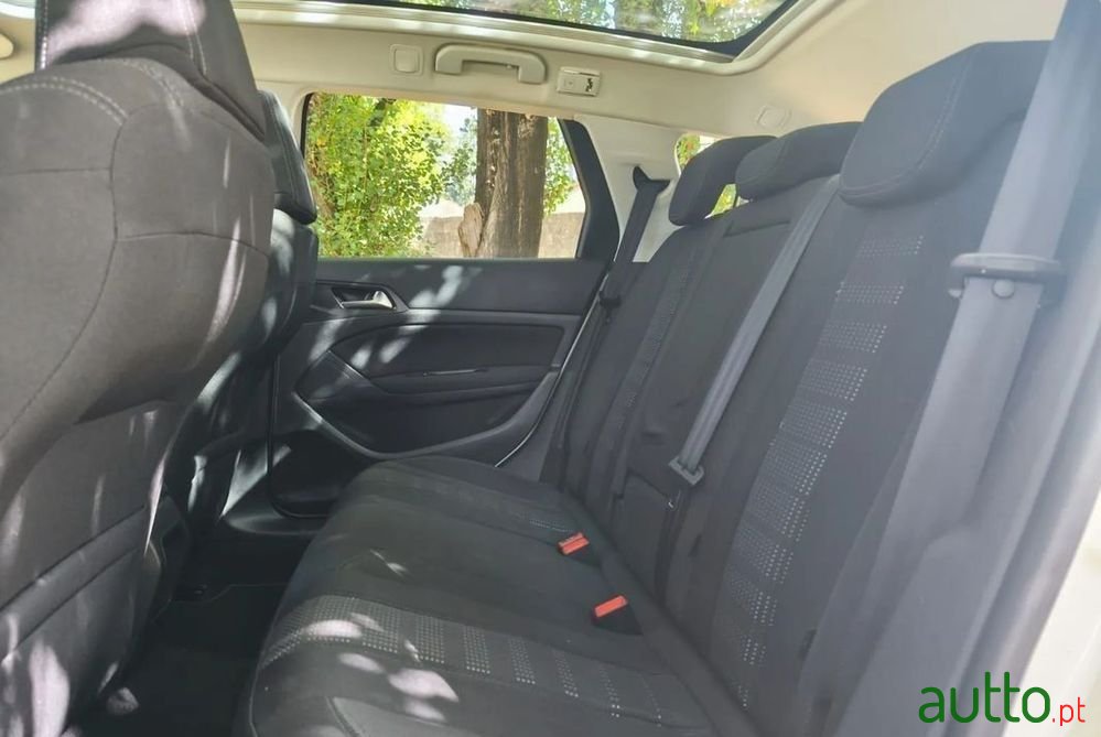 2015' Peugeot 308 Sw photo #5