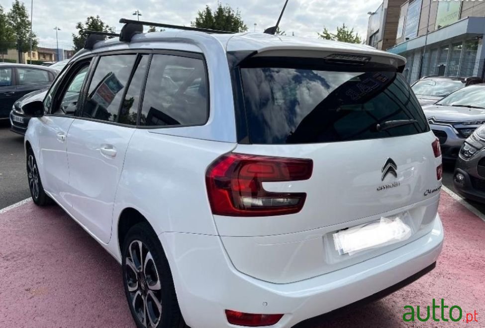 2019' Citroen C4 Spacetourer photo #4