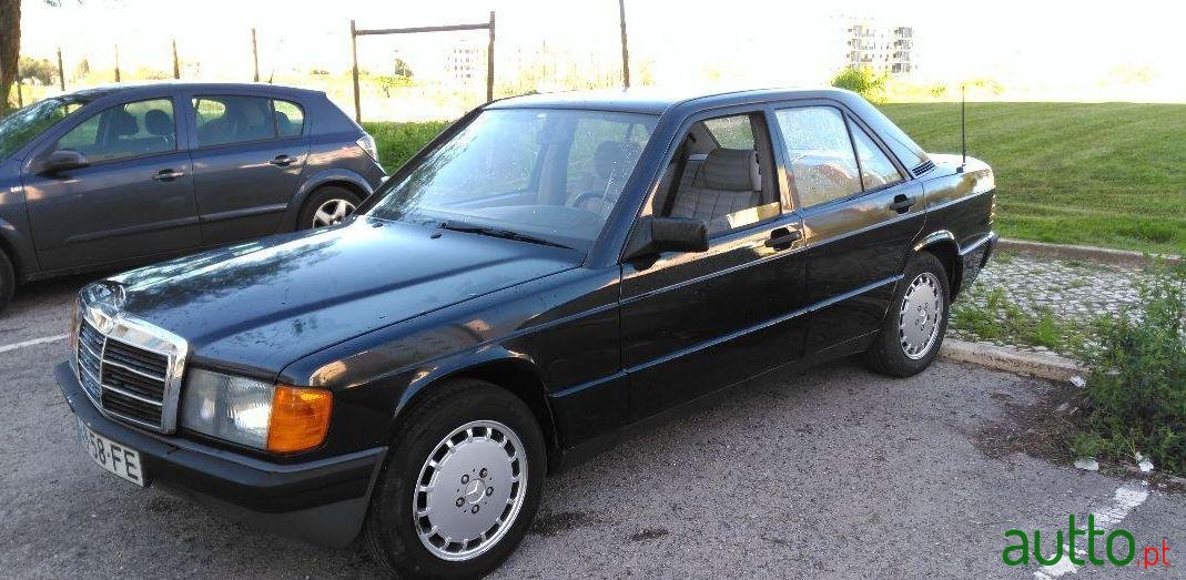 1989' Mercedes-Benz 190 Diesel 5 Vel photo #1