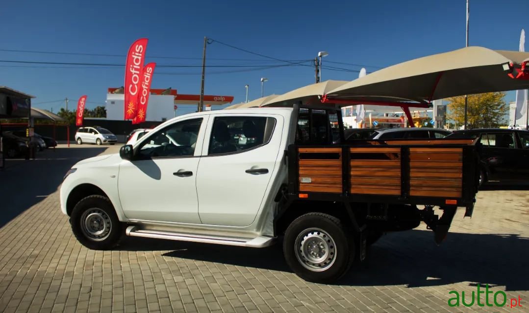 2016' Mitsubishi L200 photo #2