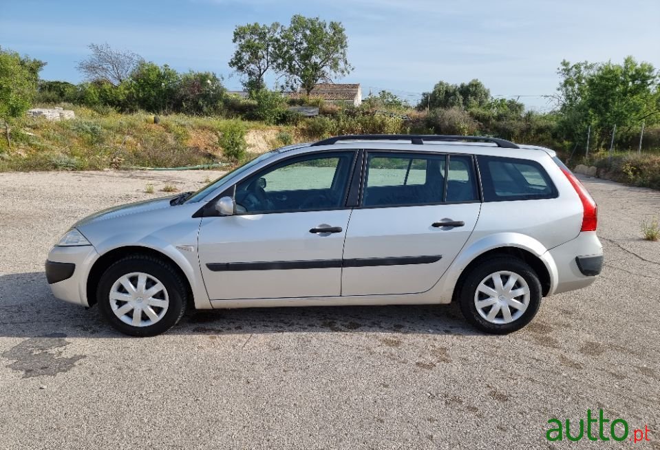 2008' Renault Megane Break photo #3