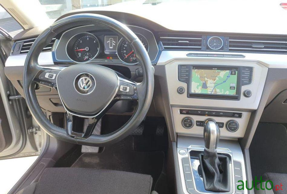 2016' Volkswagen Passat photo #1