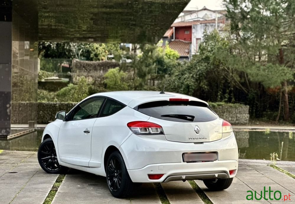 2013' Renault Megane photo #4