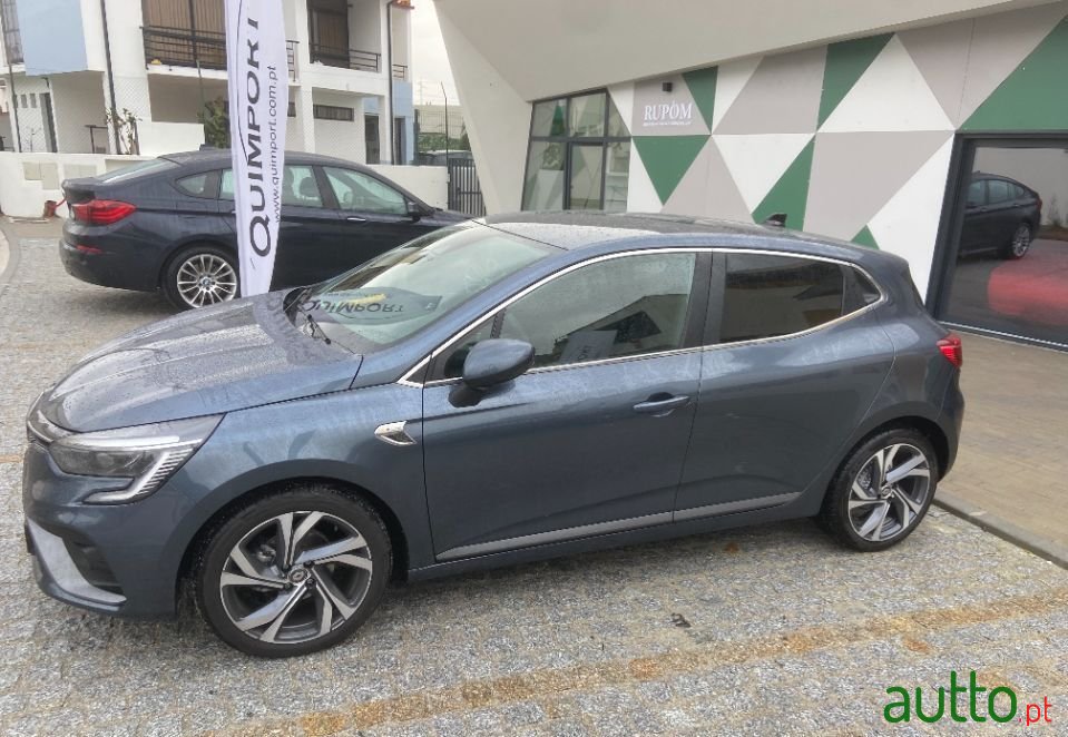 2021' Renault Clio photo #3