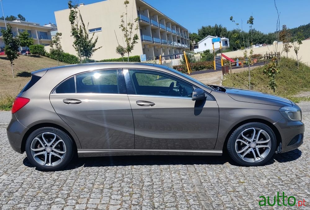 2013' Mercedes-Benz Classe A photo #3