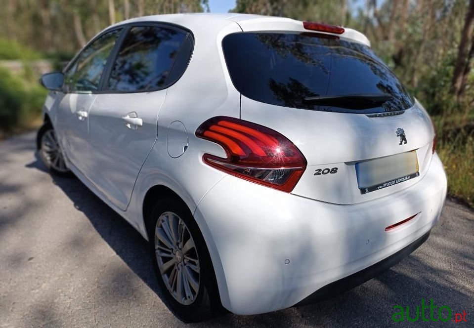 2017' Peugeot 208 photo #6