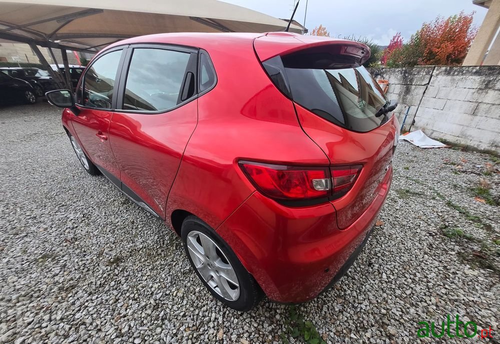 2014' Renault Clio photo #6