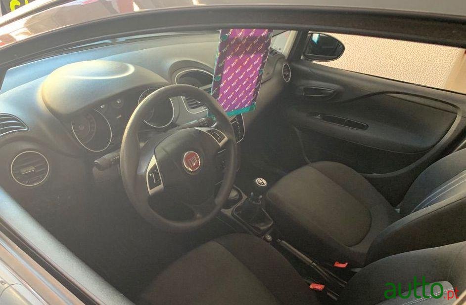 2015' Fiat Grande Punto 1.2 photo #1