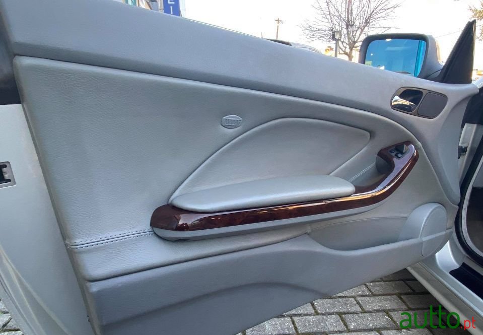 2001' BMW 325 photo #4