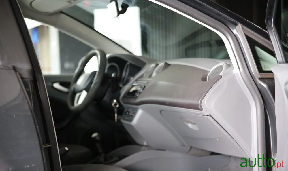 2011' SEAT Ibiza St 1.2 Tdi Cr Style photo #5