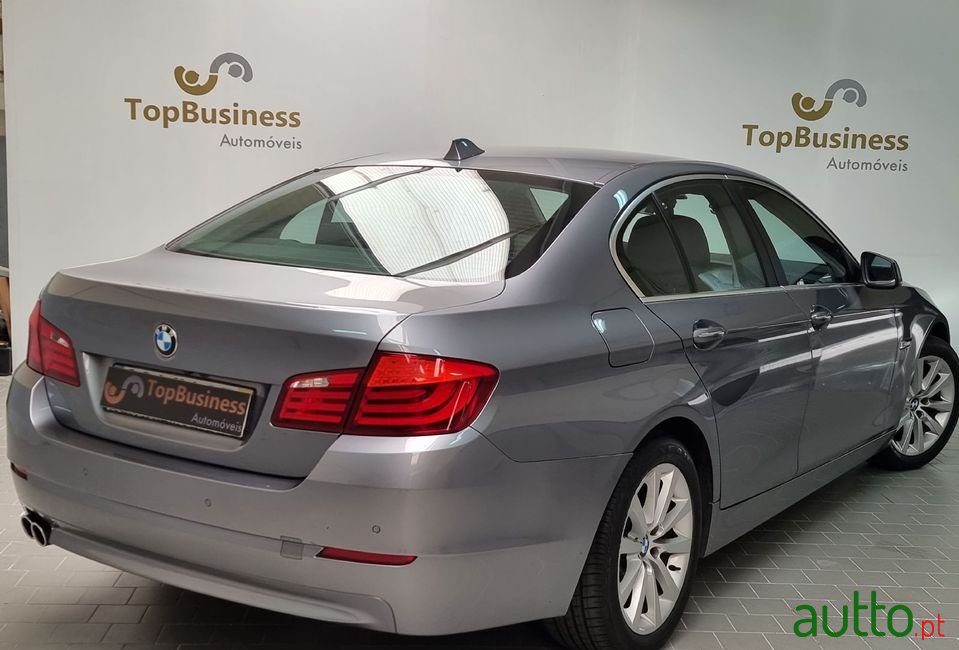 2012' BMW 525 photo #4