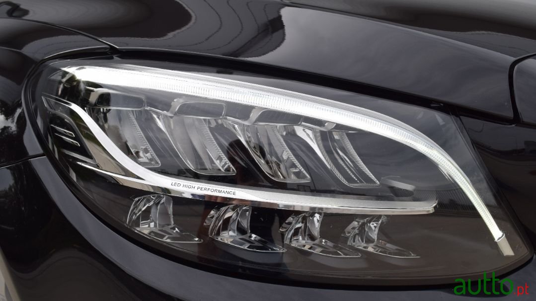 2019' Mercedes-Benz C-200 photo #2