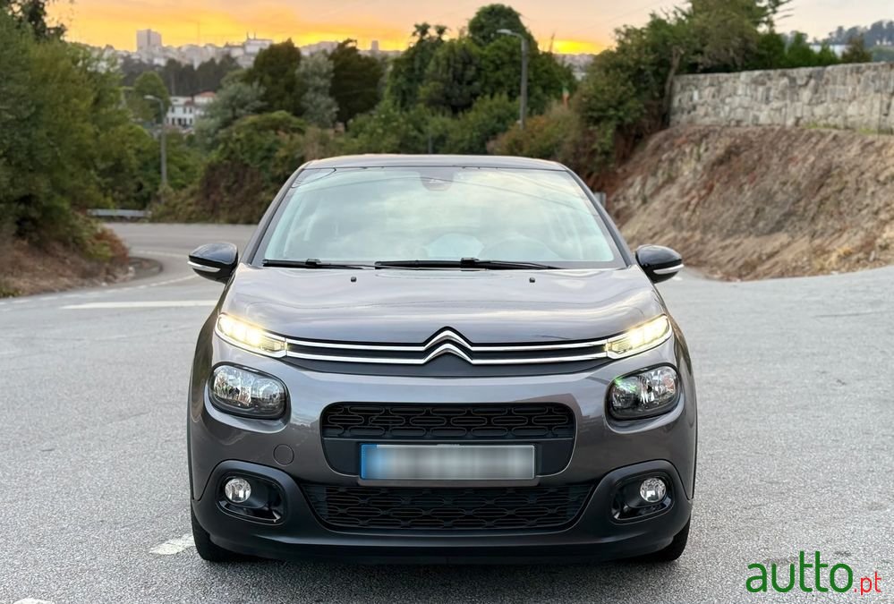 2020' Citroen C3 1.2 Puretech Shine photo #2