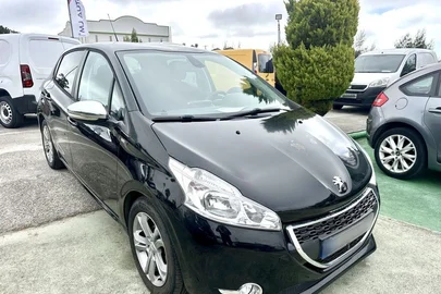 2015' Peugeot 208 1.2 Vti Allure