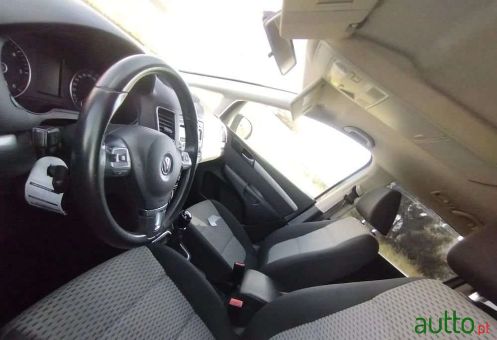 2014' Volkswagen Sharan photo #5