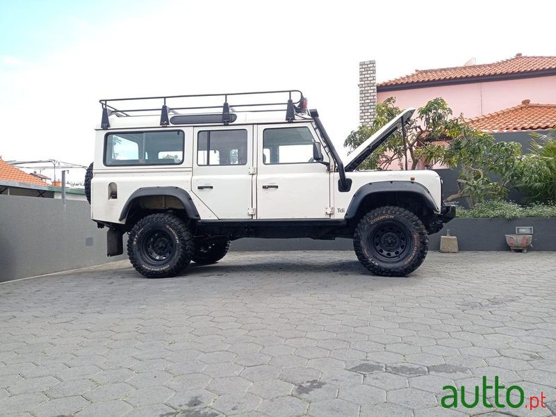 2009' Land Rover Defender 110 photo #1