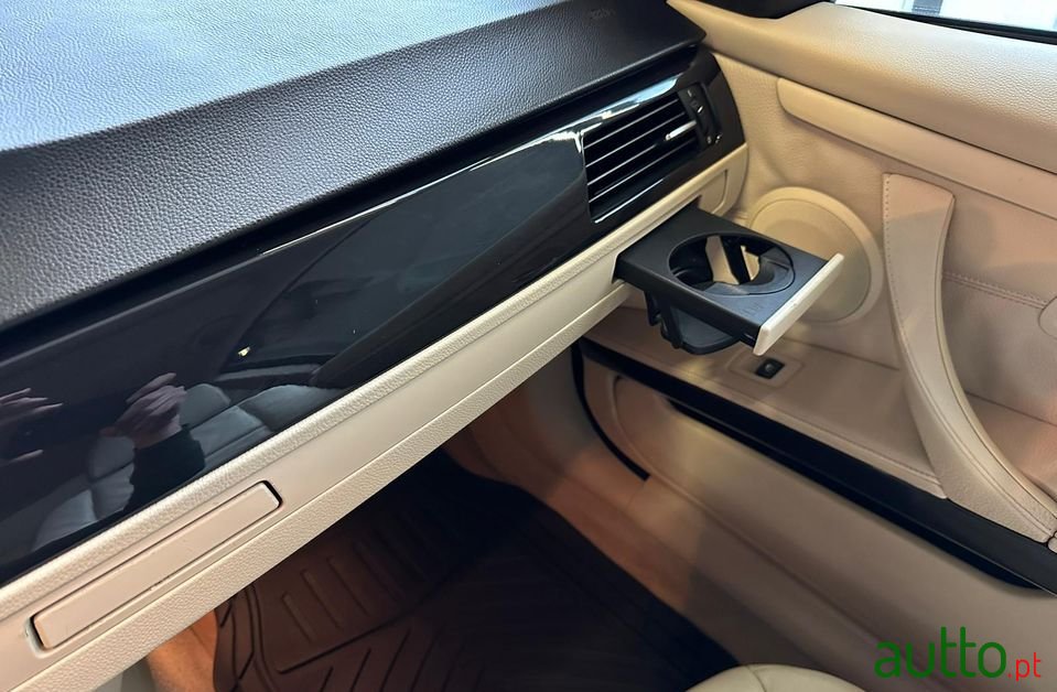 2008' BMW 330 photo #4