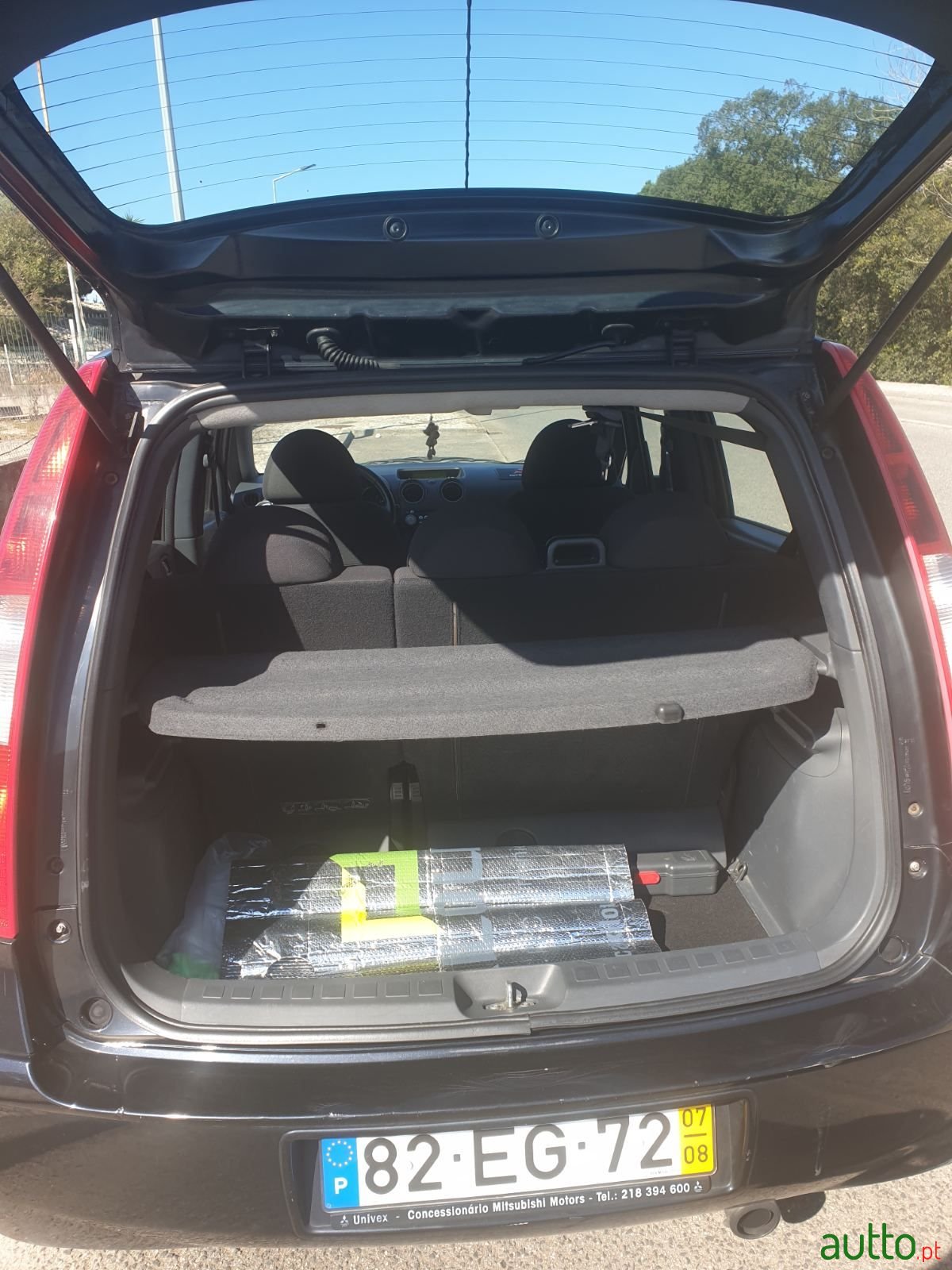 2007' Mitsubishi Colt photo #3