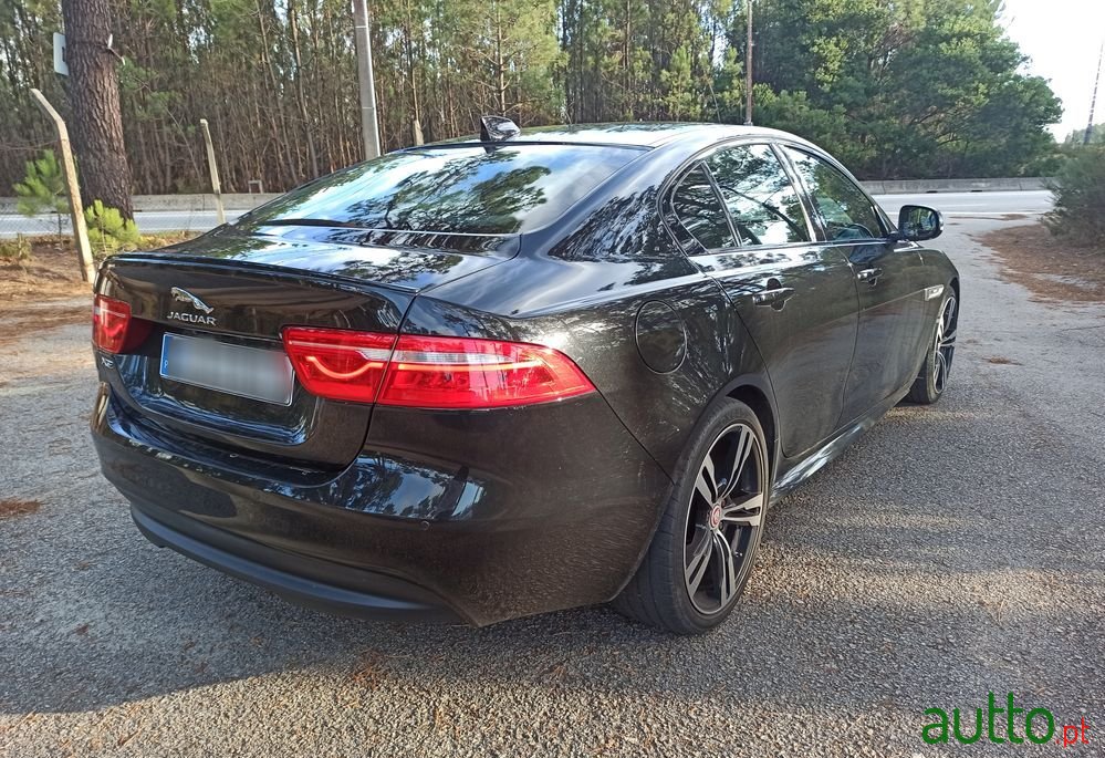 2018' Jaguar XE photo #4