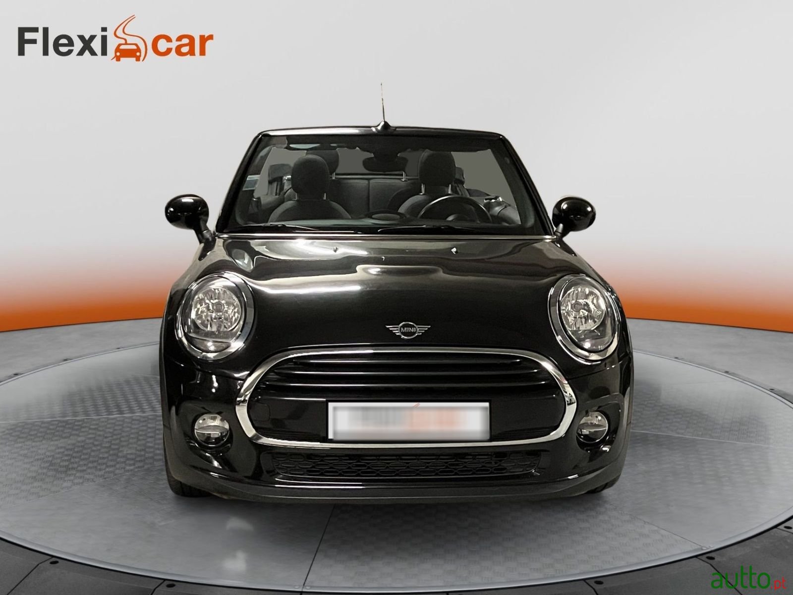 2019' MINI Cabrio photo #2