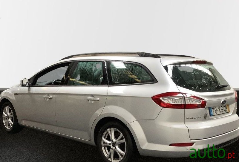 2012' Ford Mondeo Sw photo #2